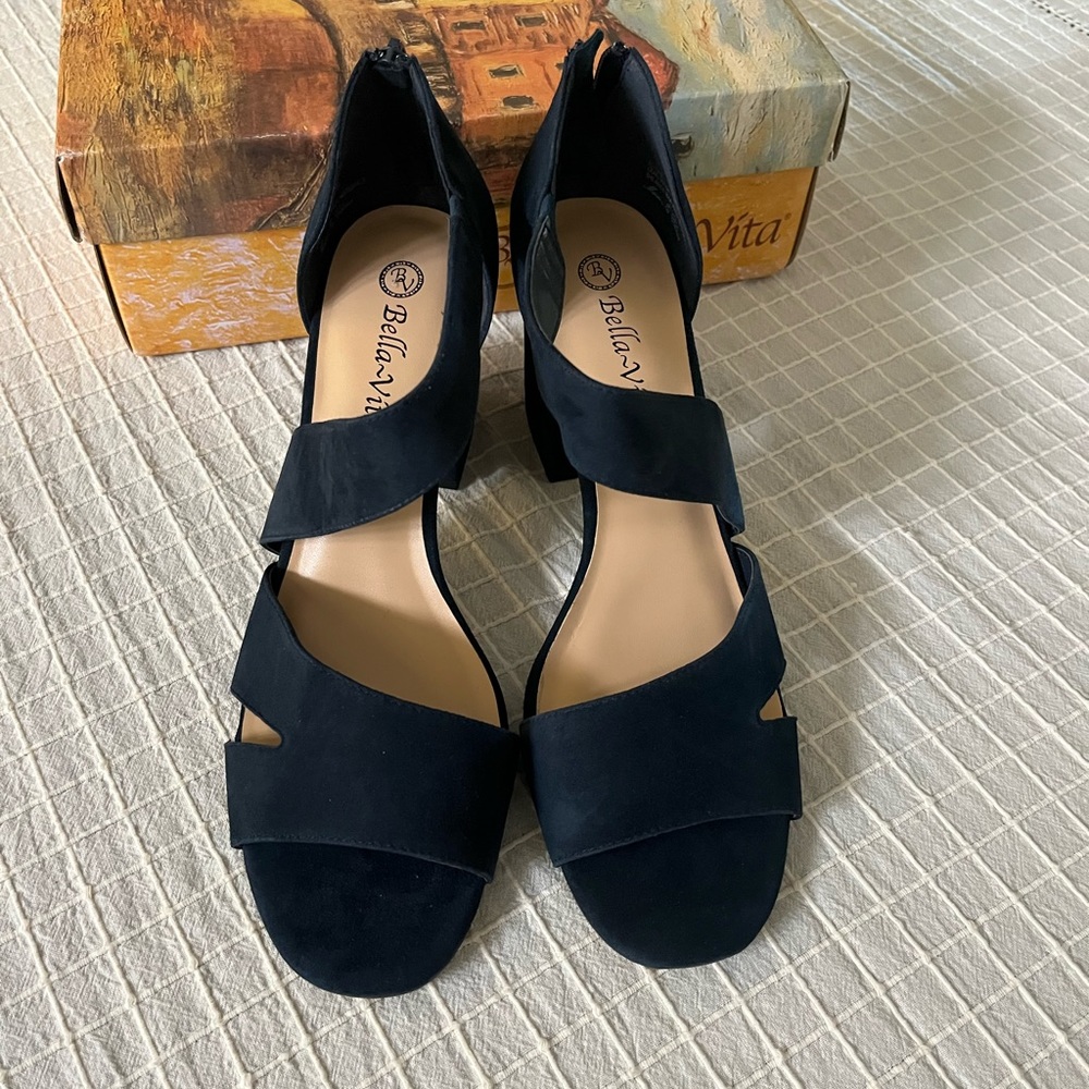 Navy Suede Bella Vita Shoes - NIB - Picture 2 of 7